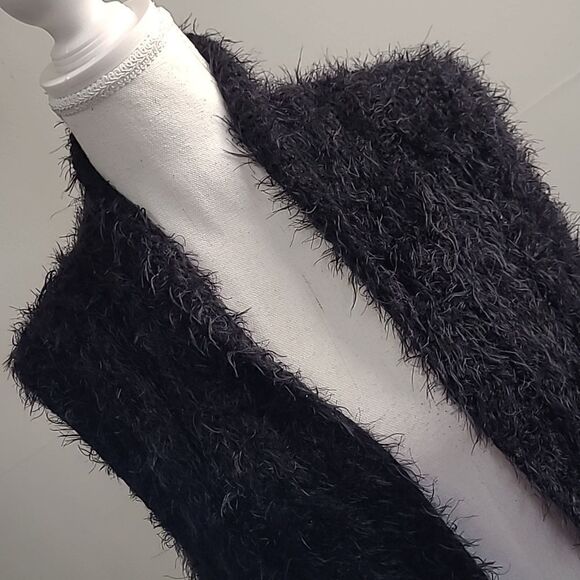 G eyelash vest good condition - Picture 2 of 7